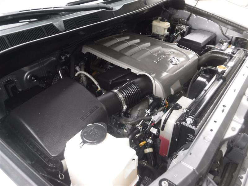 Toyota Tundra Tundra-Grade CrewMax 5.7L 2WD 2010