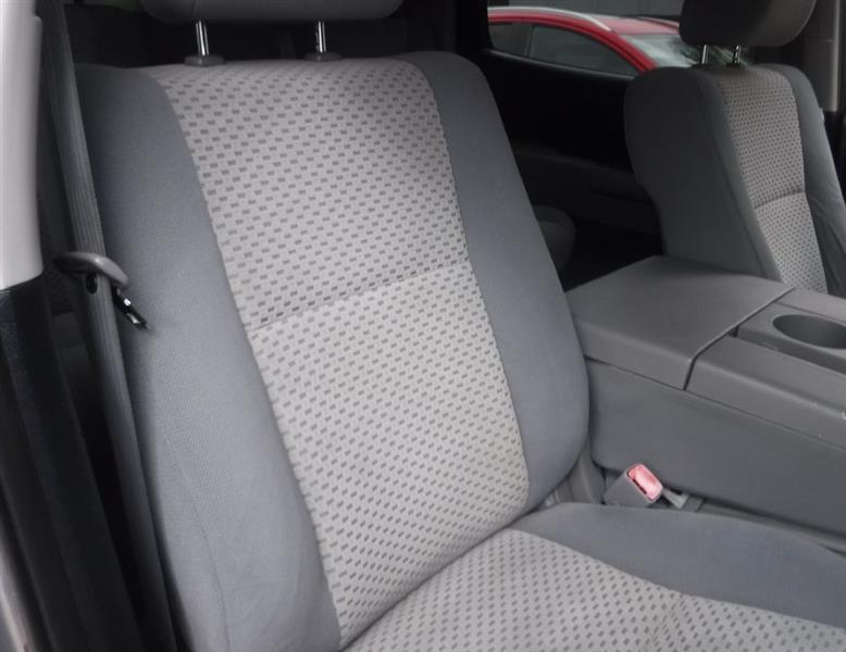 Toyota Tundra Tundra-Grade CrewMax 5.7L 2WD 2010