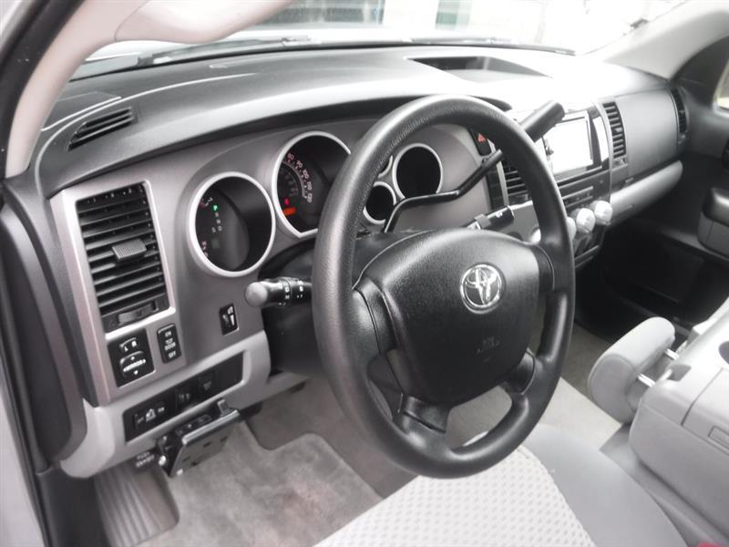 Toyota Tundra Tundra-Grade CrewMax 5.7L 2WD 2010