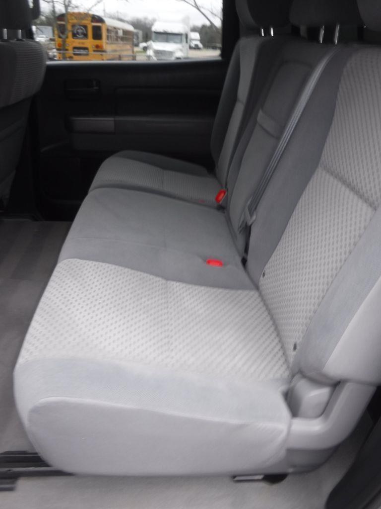 Toyota Tundra Tundra-Grade CrewMax 5.7L 2WD 2010