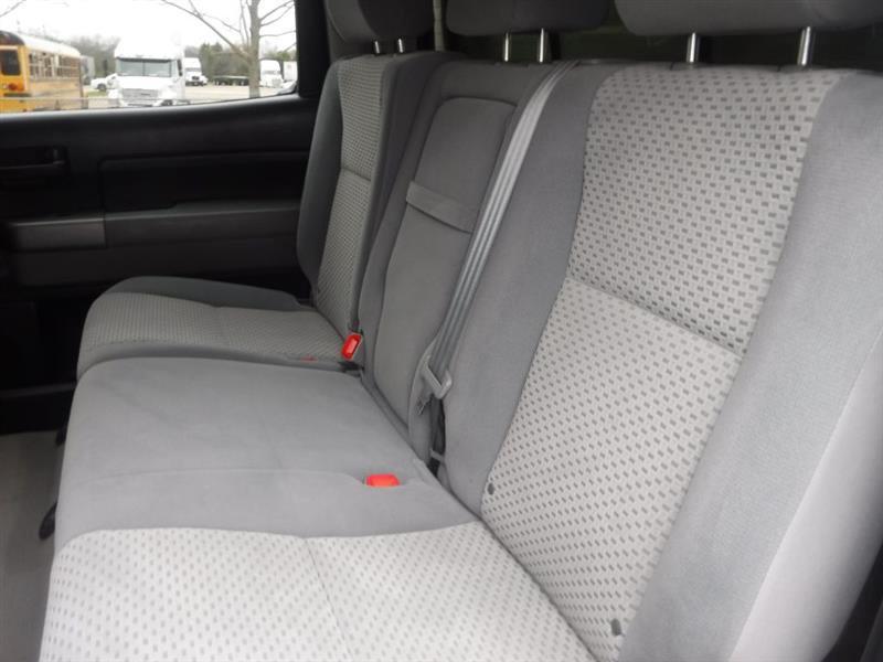 Toyota Tundra Tundra-Grade CrewMax 5.7L 2WD 2010