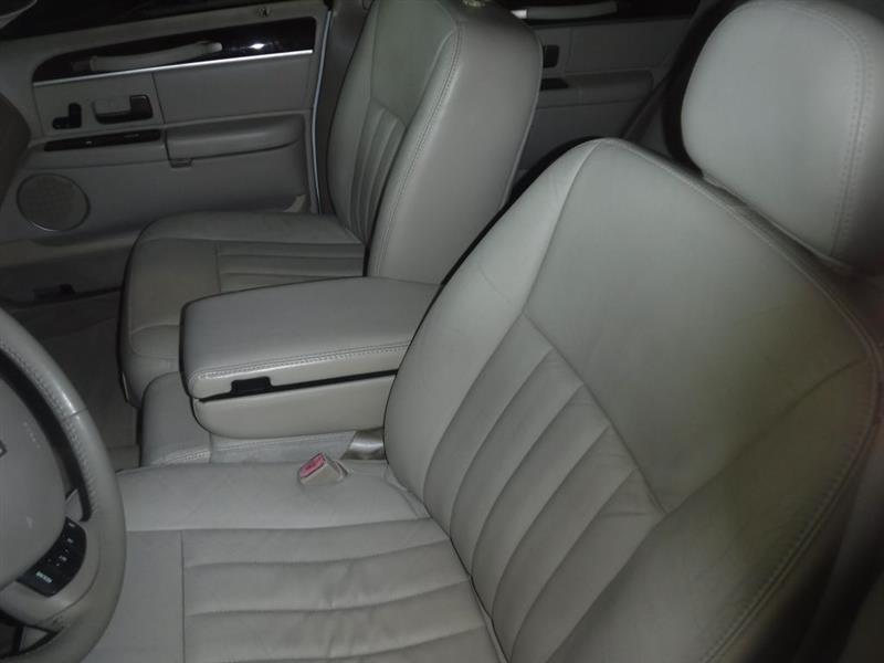 Lincoln Town Car Signature Limited 2008