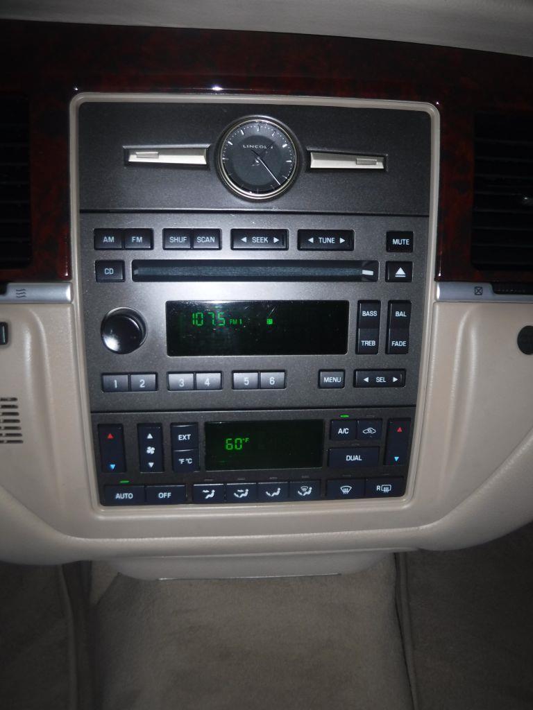 Lincoln Town Car Signature Limited 2008