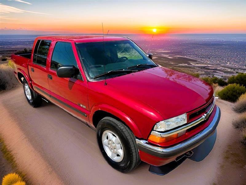 2002 Chevrolet S10 Pickup LS Crew Cab 4WD