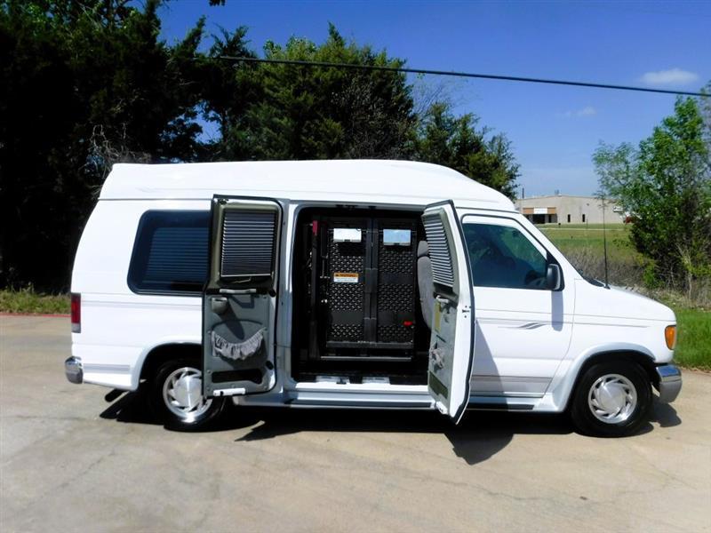 Ford Econoline E150 2002