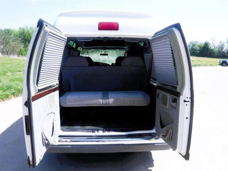 Ford Econoline E150 2002