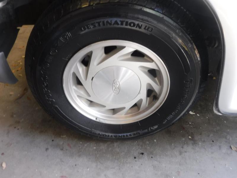 Ford Econoline E150 2002