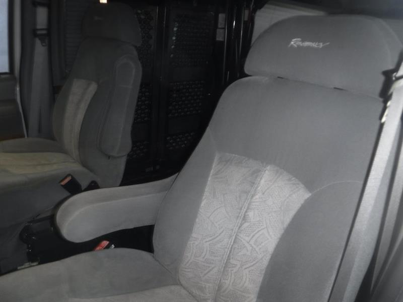 Ford Econoline E150 2002