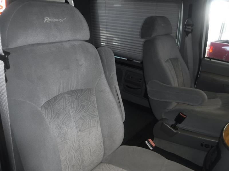 Ford Econoline E150 2002