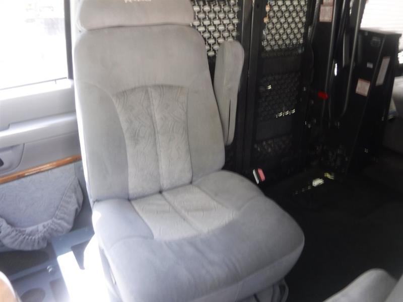 Ford Econoline E150 2002