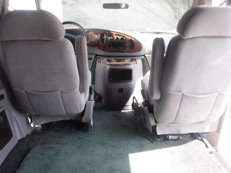 Ford Econoline E150 2002