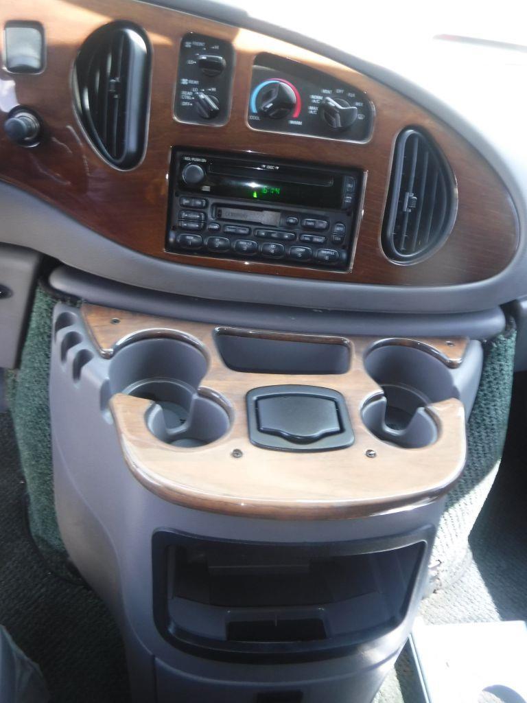 Ford Econoline E150 2002