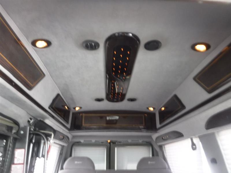 Ford Econoline E150 2002