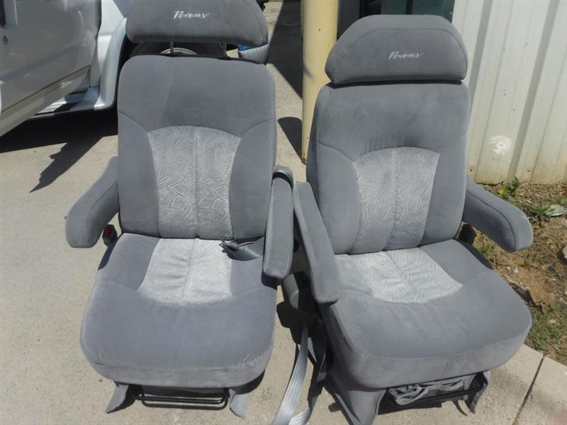 Ford Econoline E150 2002