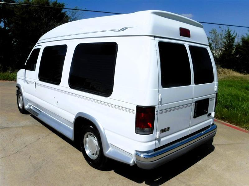 Ford Econoline E150 2002
