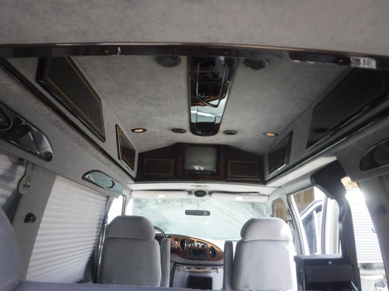 Ford Econoline E150 2002