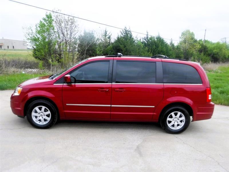 Chrysler Town & Country Touring 2010