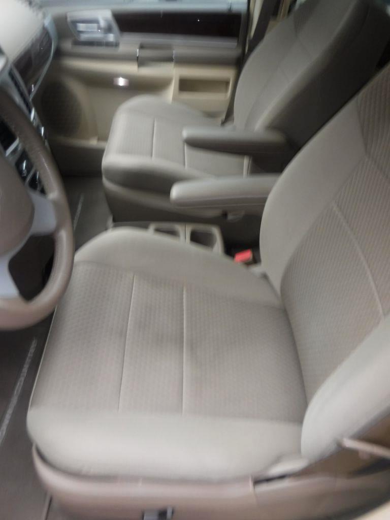 Chrysler Town & Country Touring 2010