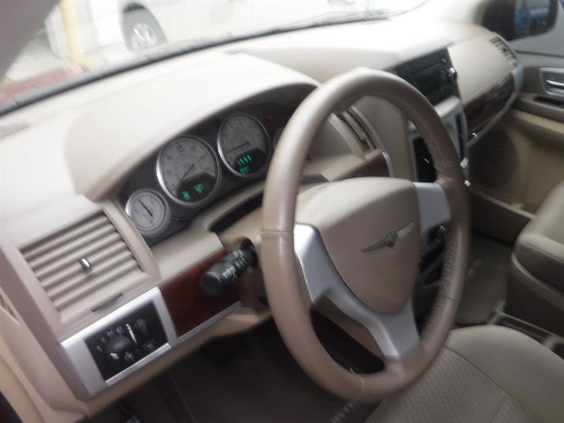 Chrysler Town & Country Touring 2010