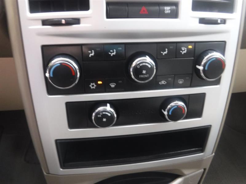 Chrysler Town & Country Touring 2010