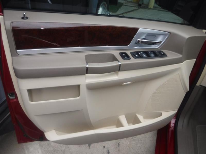 Chrysler Town & Country Touring 2010