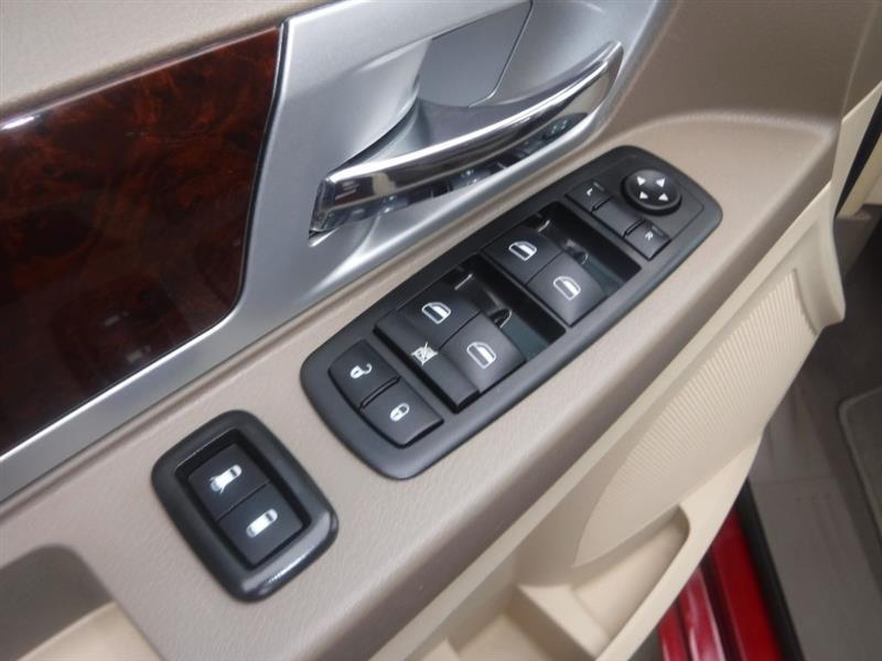 Chrysler Town & Country Touring 2010