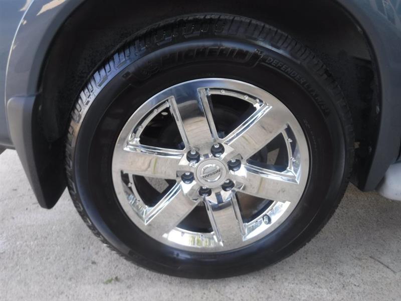 Nissan Armada Platinum 2WD 2011