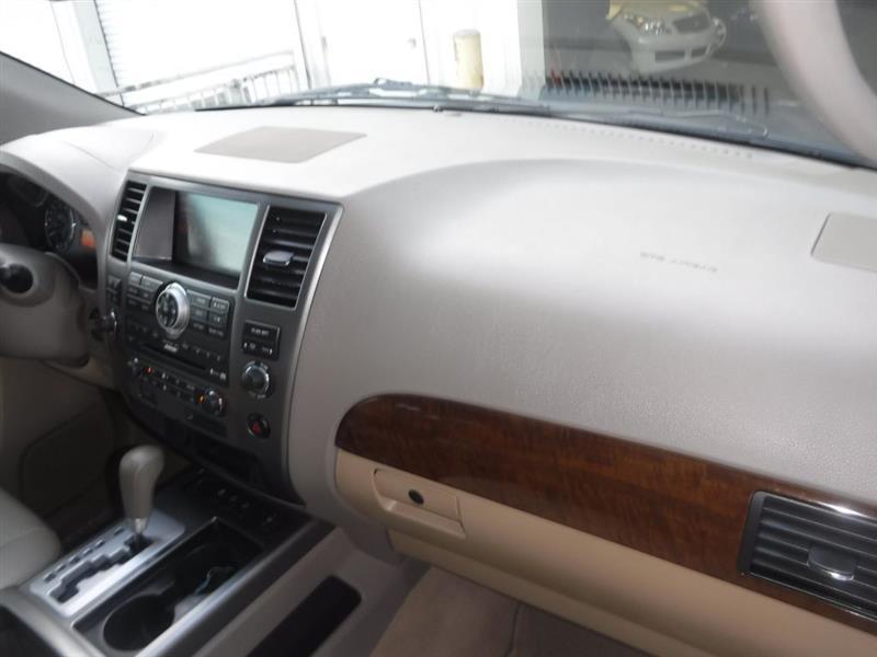 Nissan Armada Platinum 2WD 2011