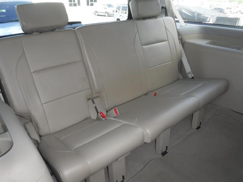 Nissan Armada Platinum 2WD 2011