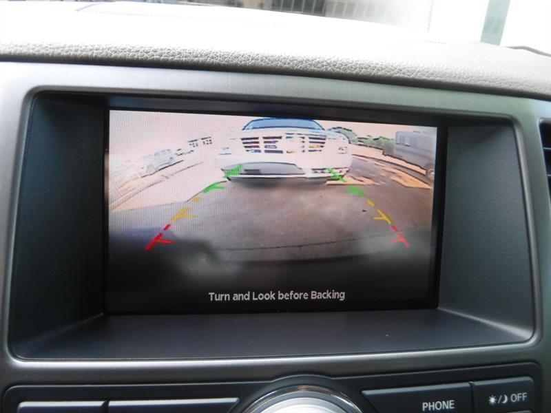 Nissan Armada Platinum 2WD 2011