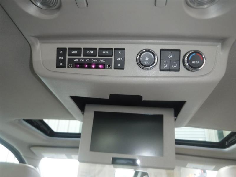 Nissan Armada Platinum 2WD 2011