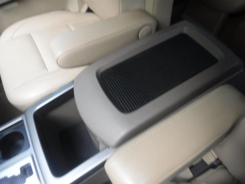 Nissan Armada Platinum 2WD 2011