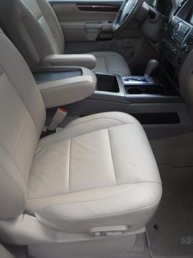 Nissan Armada Platinum 2WD 2011