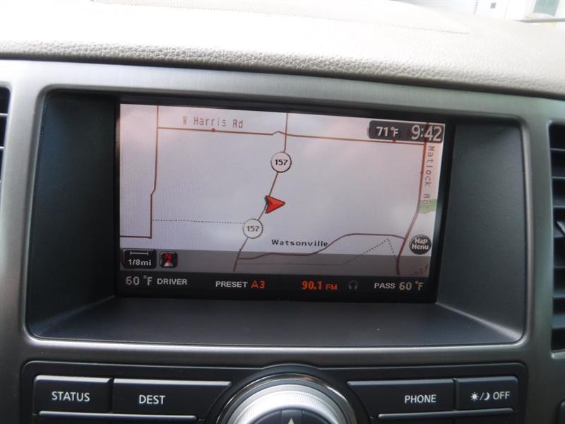 Nissan Armada Platinum 2WD 2011