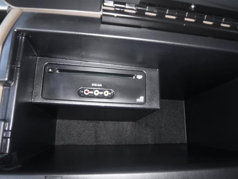 Nissan Armada Platinum 2WD 2011