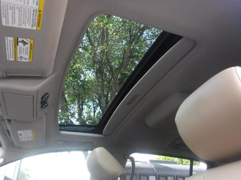 Nissan Armada Platinum 2WD 2011