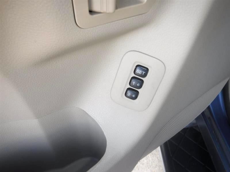 Nissan Armada Platinum 2WD 2011