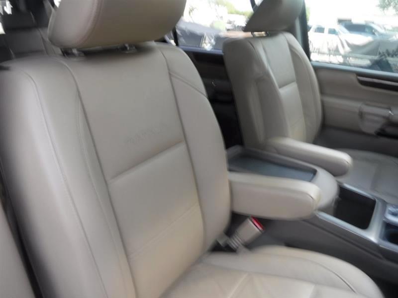 Nissan Armada Platinum 2WD 2011