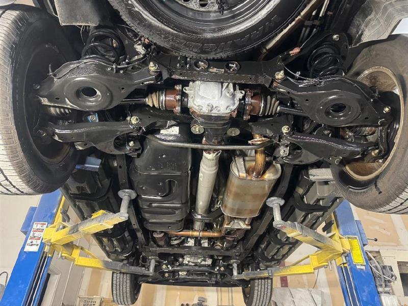 Nissan Armada Platinum 2WD 2011