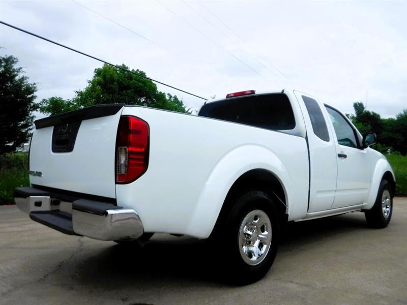 Nissan Frontier SV King Cab I4 2016