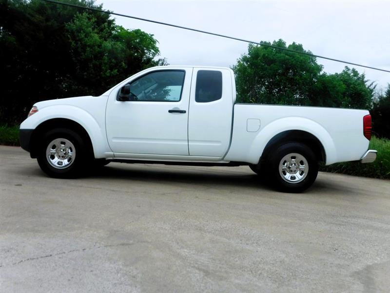 Nissan Frontier SV King Cab I4 2016