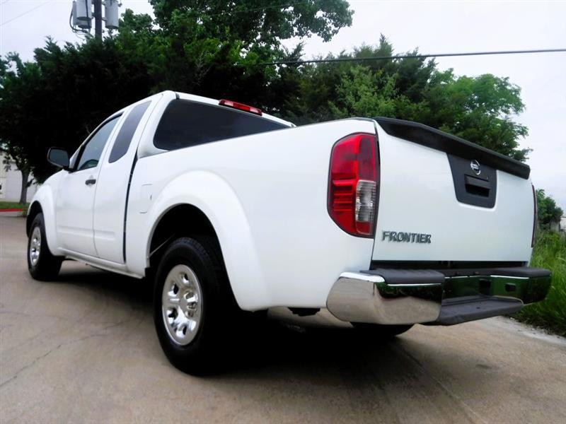 Nissan Frontier SV King Cab I4 2016