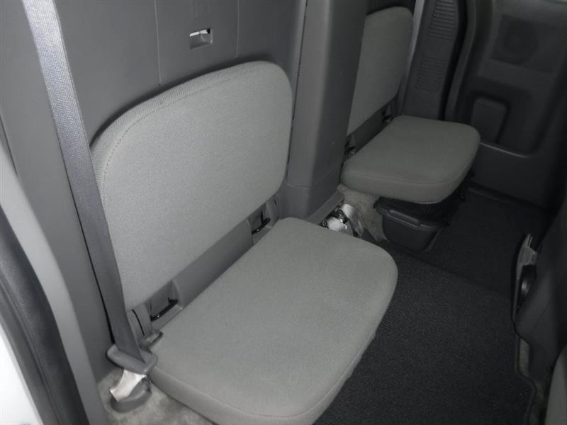 Nissan Frontier SV King Cab I4 2016