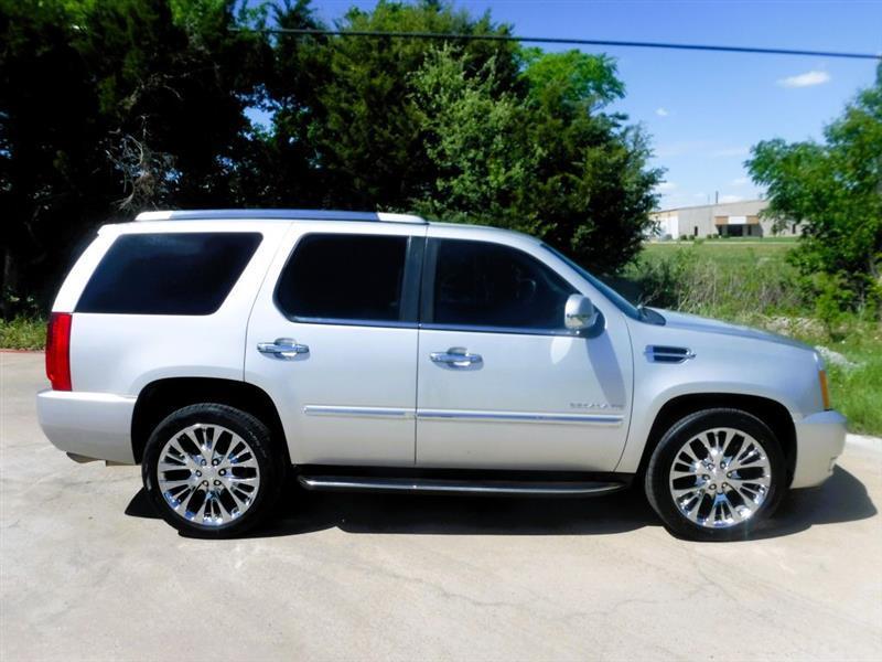 Cadillac Escalade AWD Luxury 2011