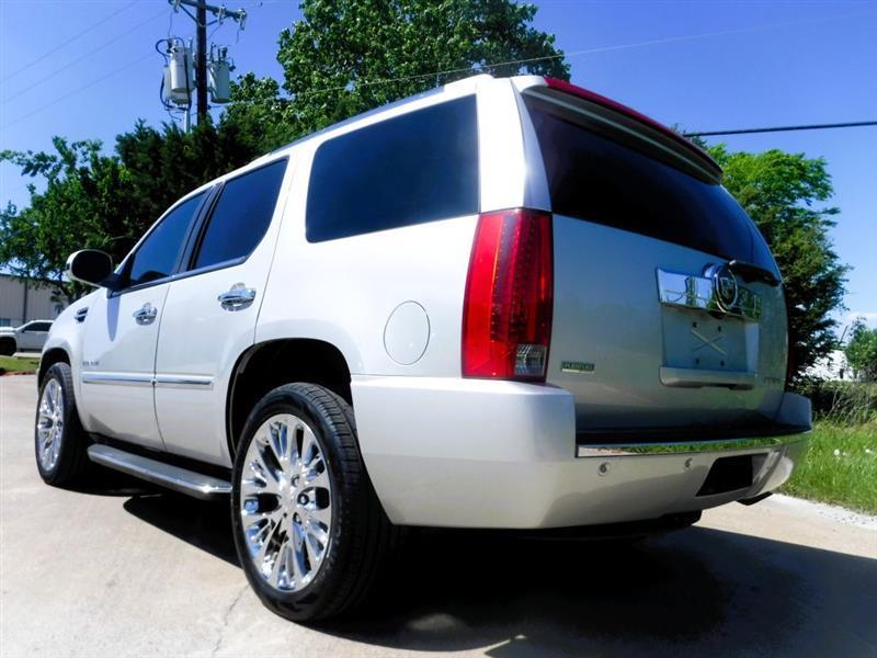 Cadillac Escalade AWD Luxury 2011