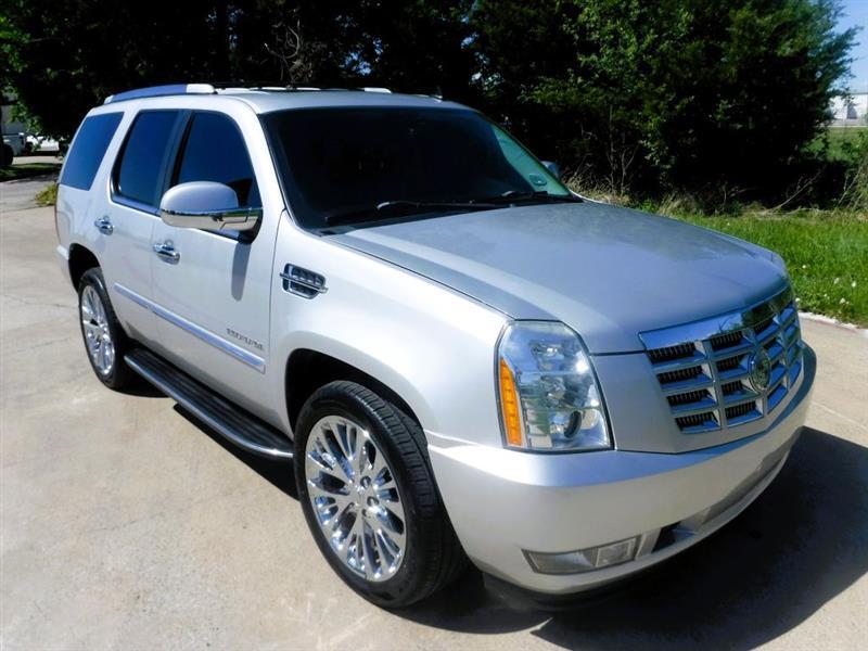 Cadillac Escalade AWD Luxury 2011