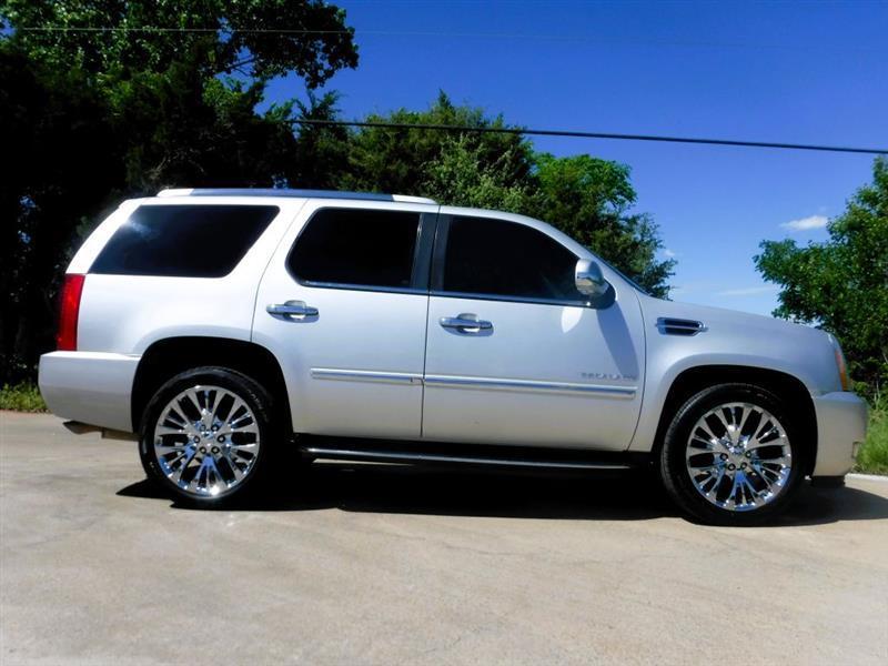 Cadillac Escalade AWD Luxury 2011