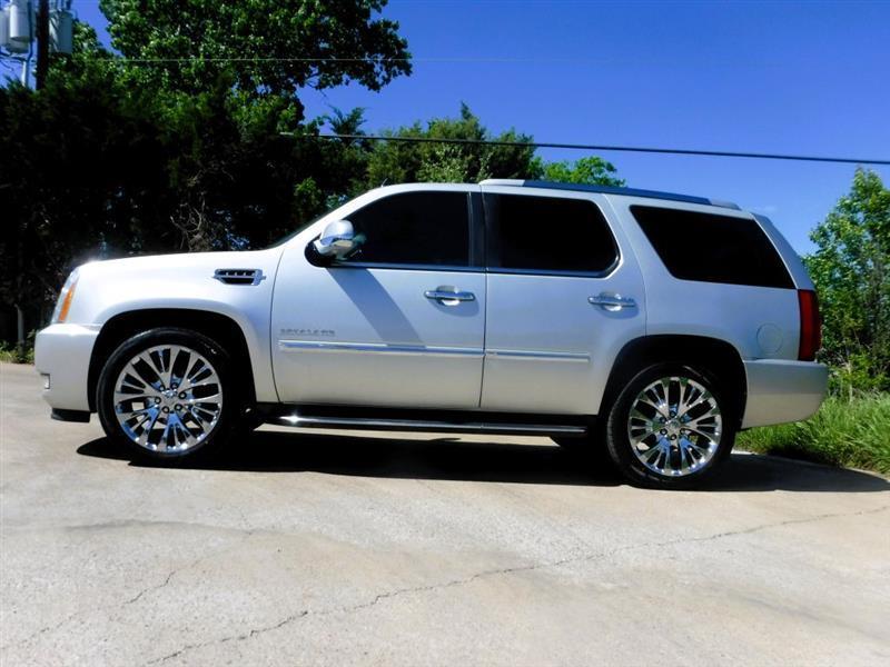 Cadillac Escalade AWD Luxury 2011