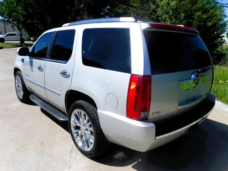 Cadillac Escalade AWD Luxury 2011