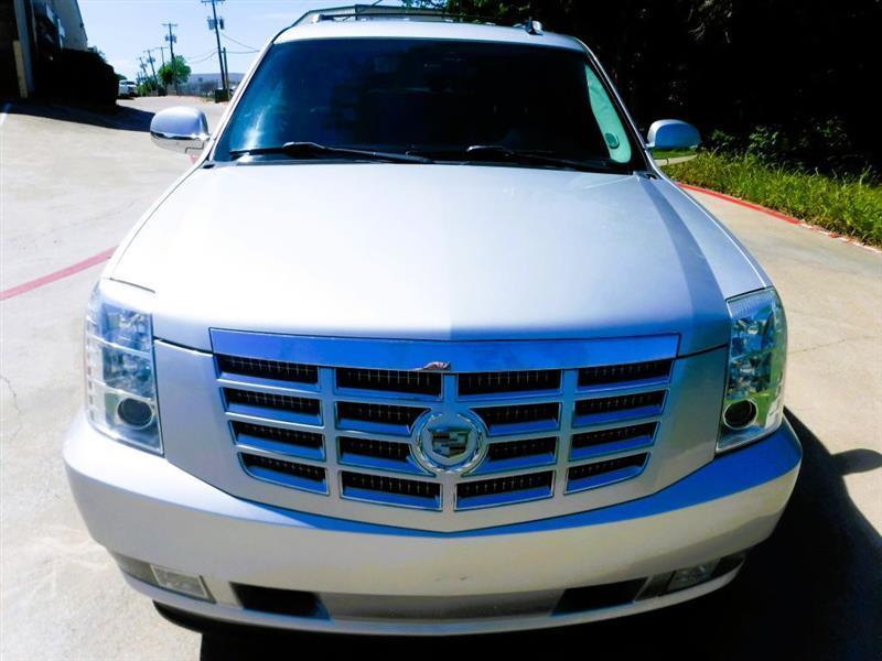 Cadillac Escalade AWD Luxury 2011